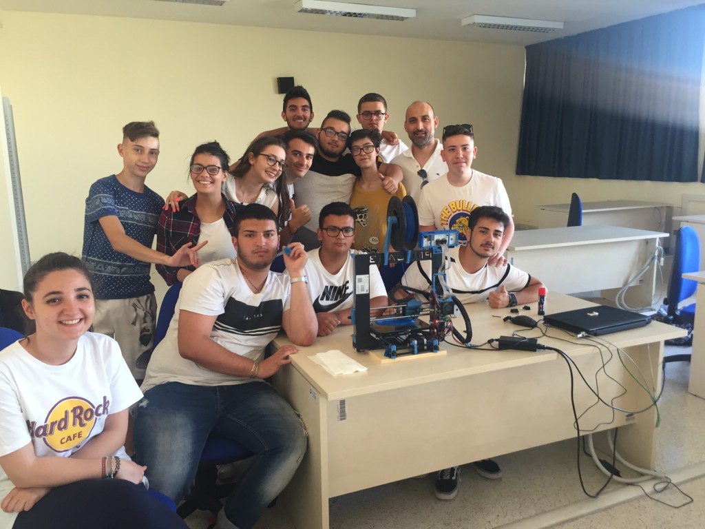 Progetto: "Dal dire al fare - Modellazione e Stampa 3D" Alternanza Scuola Lavoro - IISS "Piero Calamandrei" Bari Progetto: "Dal dire al fare - Modellazione e Stampa 3D" Alternanza Scuola Lavoro - IISS "Piero Calamandrei" Bari